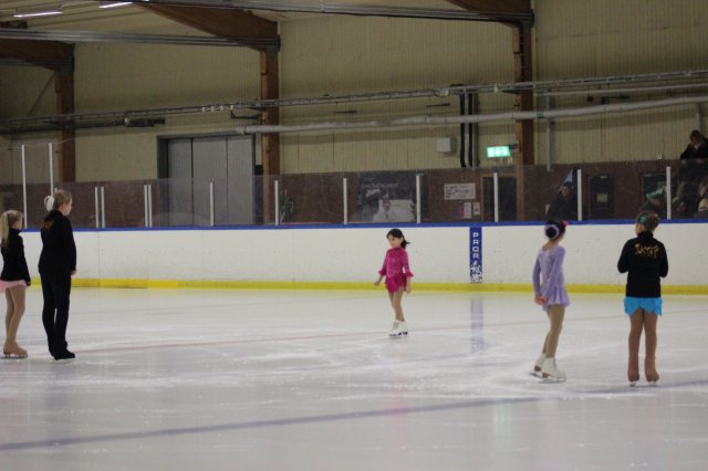 15/3 Skridskoskoleavslutning Uppvisning2014