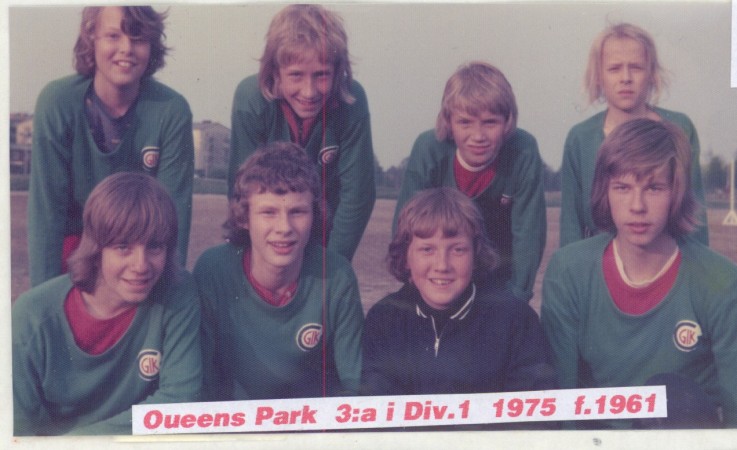 1975  queens park  3a i div 1.jpg