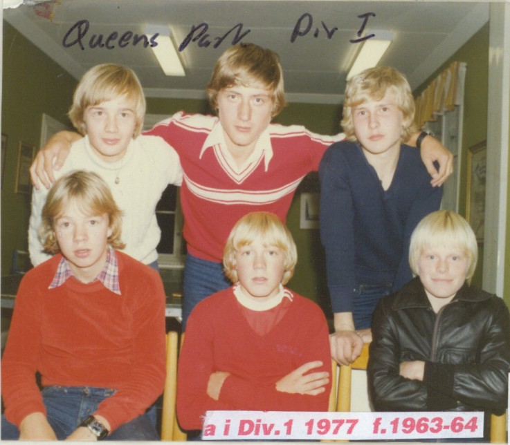 1977  queens park.  3a i div 1.jpg