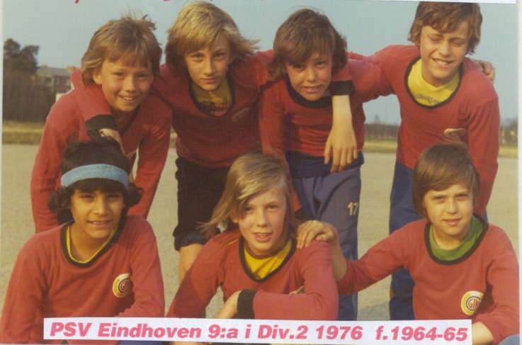 1976  psv eiindhoven  9a i div 2.jpg