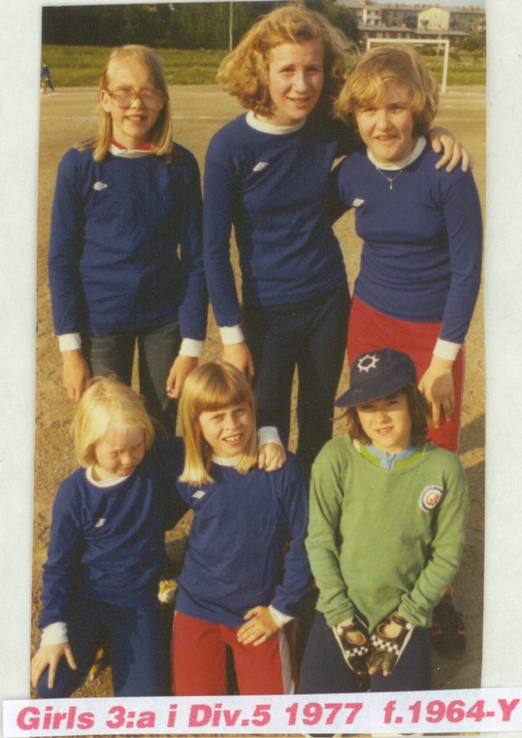 1977  girls. 3a i div 5.jpg