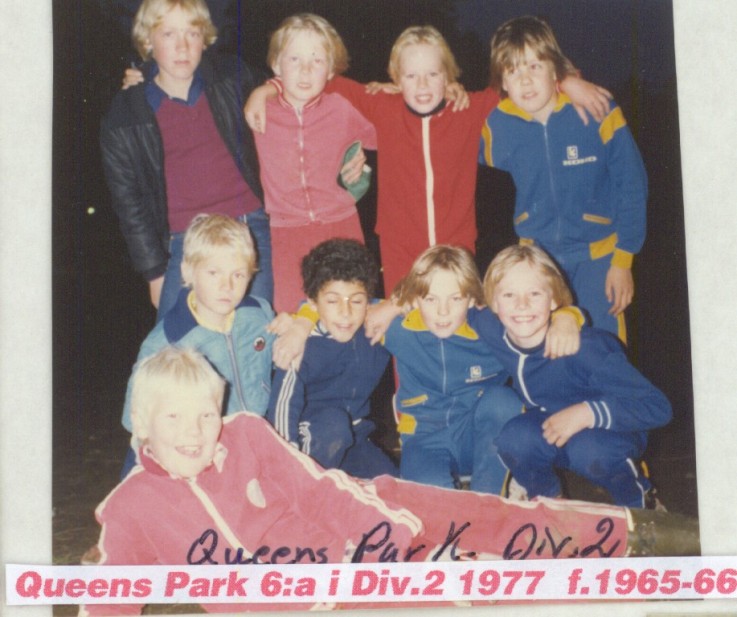 1977  queens park  6a i div 2.jpg